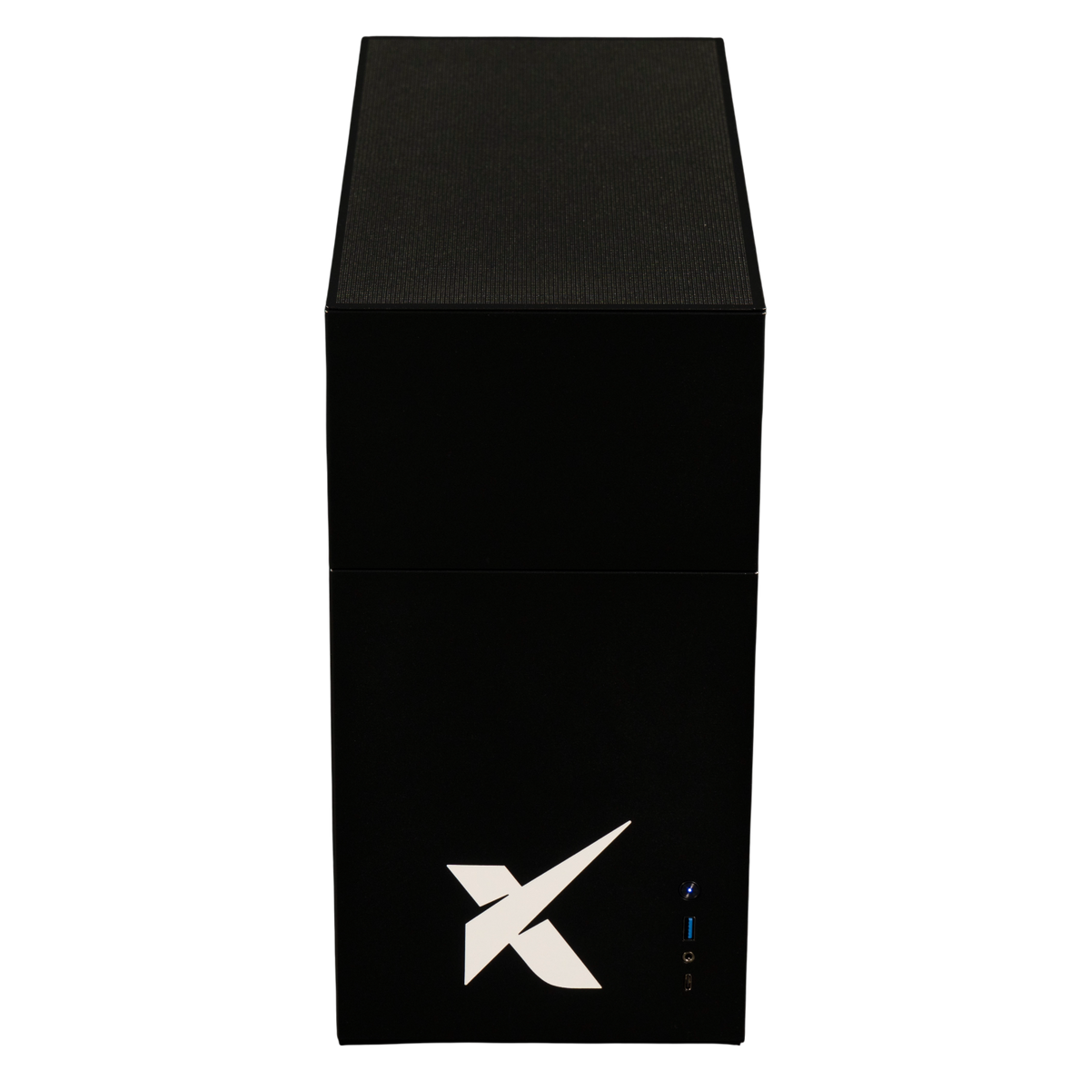 X-6 R7 7800X3D + RTX 5070